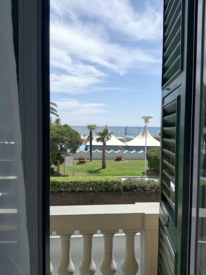 Maresuite Albissola Marina Kültér fotó
